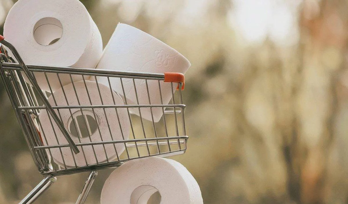 Cómo lucir más joven con este truco de papel higiénico que lo está petando