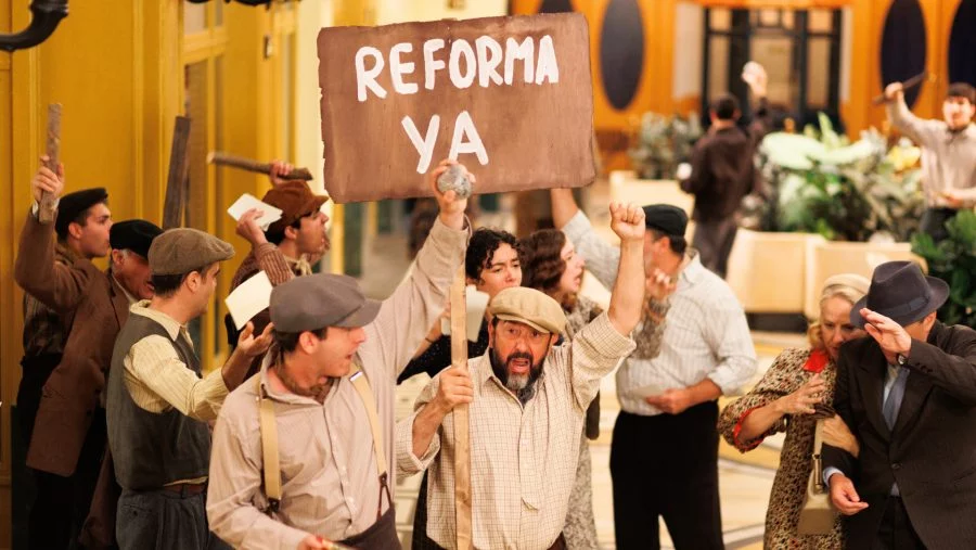 Hoy en “La Moderna”: una revuelta laboral pondrá en apuros a Don Fermín 1 Moncloa Los trabajadores de las galerías lucharán por sus derechos en el nuevo episodio de La Moderna