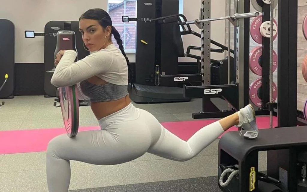 Sigue en tu casa los entrenamientos de Georgina Rodríguez y presume de un cuerpo de revista 1 Moncloa Así es el entrenamiento de Georgina Rodríguez