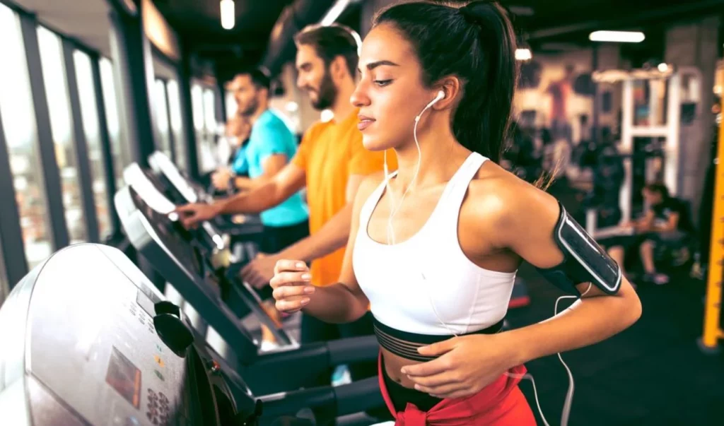 El empoderamiento femenino en el gimnasio: La fiebre “Gym sis” en TikTok 2 Moncloa ¿Por qué conseguir una gym sis y apoyar el empoderamiento femenino?