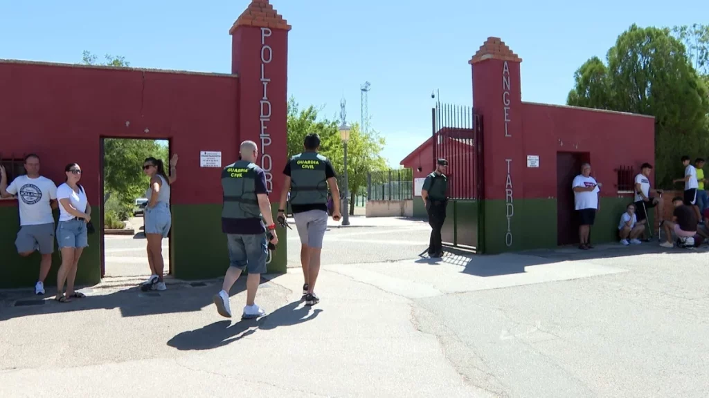 La Guardia Civil abre la vía de la «iniciación de bandas juveniles» en el asesinato de Mateo 2 Moncloa La Guardia Civil trata de encontrar al asesino de Mateo