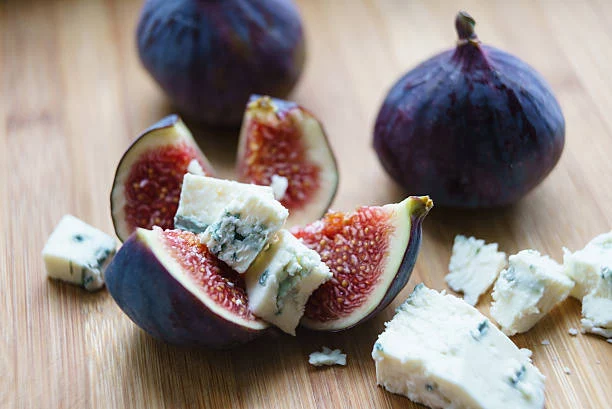 Hojaldre gourmet de higos y queso azul: solo 4 ingredientes para un manjar único 1 Moncloa Preparación sencilla, resultados espectaculares