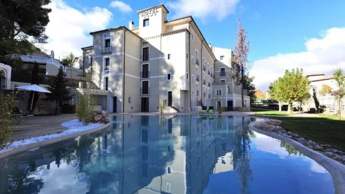 A dos horas de Madrid: el balneario con spa perfecto para una escapada en soledad