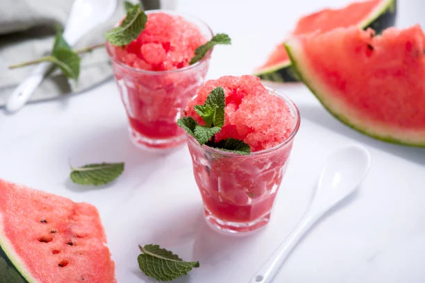 Helado de sandía en casa: sin máquina, solo 4 ingredientes 2 Moncloa Congelación y disfrute del helado