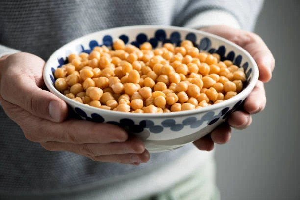 Prepara en tu casa un hummus de garbanzo estilo Medio Oriente 1 Moncloa Ingredientes y pasos clave del hummus de garbanzos
