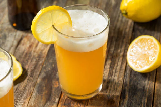 España cambia de sabor: el consumo de cerveza se desploma y esta nueva bebida la reemplaza 1 Moncloa El consumo de cerveza y el auge de la clara