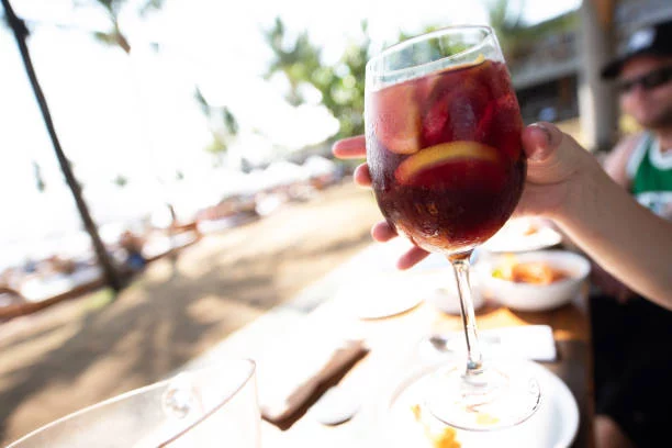 Cerveza y tinto de verano: cuál tiene más calorías 1 Moncloa Tinto de verano: la alternativa refrescante