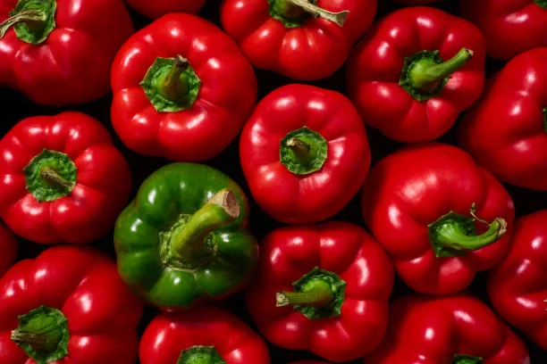 Estos son los 3 alimentos que no deberías calentar en el microondas 2 Moncloa Los pimientos: una chispa en tu cocina