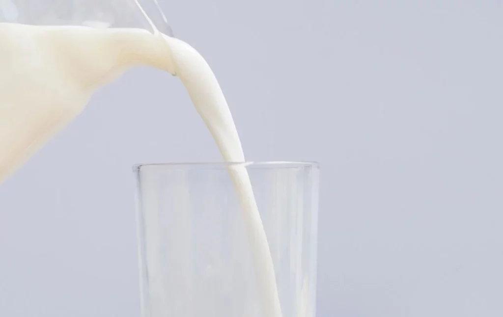 La OCU eligió a la mejor leche entera disponible en el supermercado 2 Moncloa ¿Por qué OCU evalúa estas características?