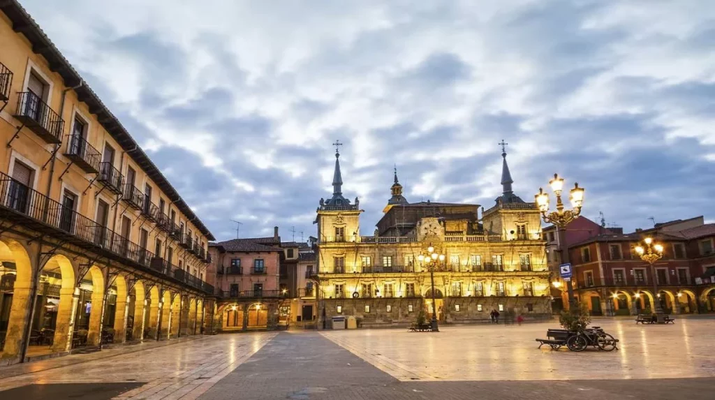 Las ciudades menos deseadas por los españoles este verano ¡Ni por sus playas! 1 Moncloa Las dos ciudades peor valoradas para visitar en la temporada estival