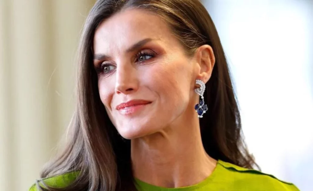 La rutina de la reina: cómo Letizia logra labios suaves con esta exfoliación natural 2 Moncloa ¿Cómo exfoliar los labios igual que la reina Letizia?