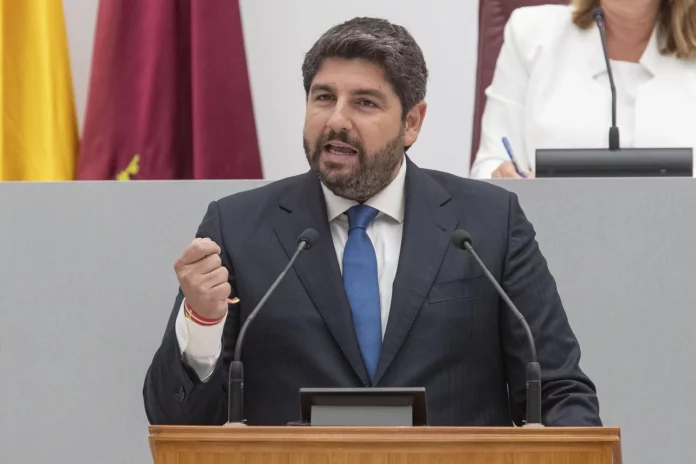 Fernando López Miras, líder de Murcia, apunta al pacto verde europeo, una clave entendida como un acercamiento a Vox | Fuente: Agencias
