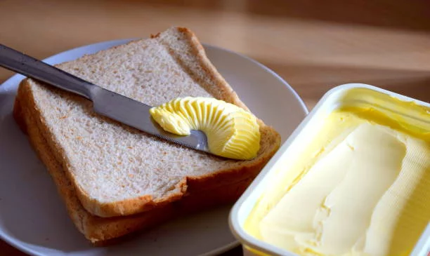 El alimento que en España todos creen sano, pero los médicos evitan: retíralo de tu dieta ya mismo 2 Moncloa ¿Qué alternativas existen para una dieta más saludable?