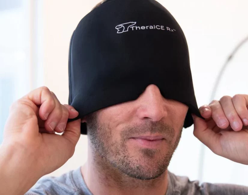 ¿Cómo funciona el gorro viral contra las migrañas?