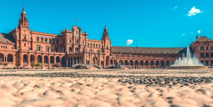 Las 5 escapadas con mar y montaña que te harán soñar con el otoño