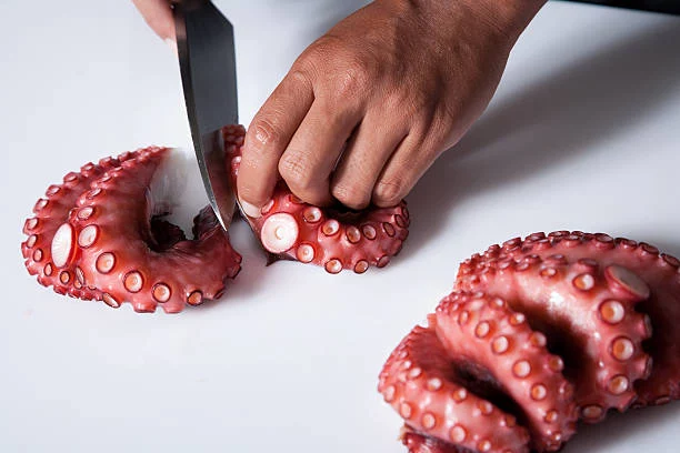 Revolconas con pulpo al estilo de la abuela en Thermomix: el secreto revelado 1 Moncloa Revolconas con pulpo: Ingredientes que marcan la diferencia