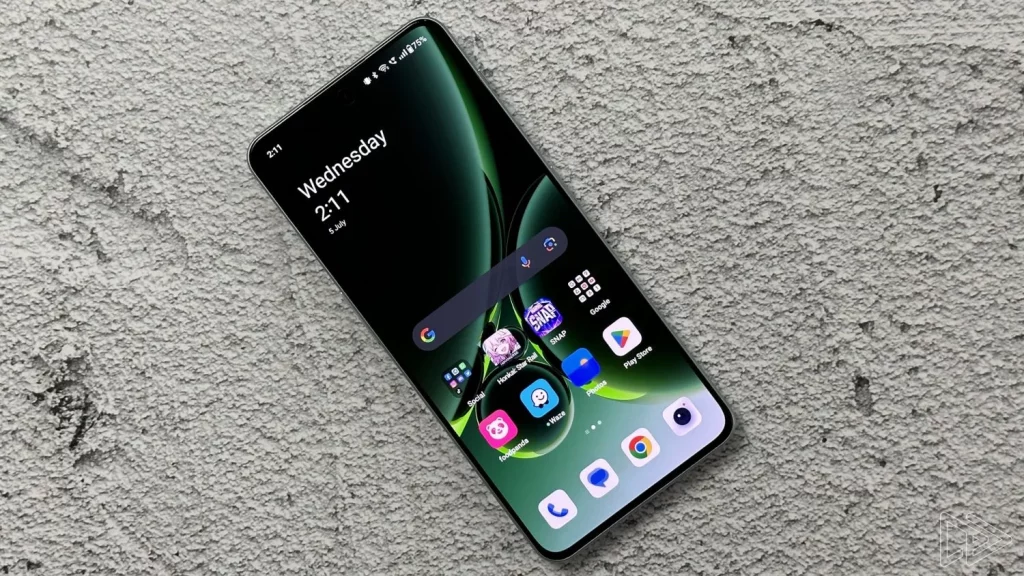Por 300 euros, este móvil de 256 GB y 16 GB de RAM es la mejor opción del mercado 2 Moncloa Una cámara y diseño potentes