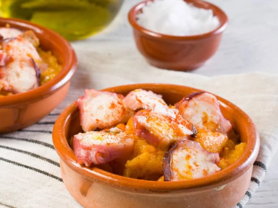 Revolconas con pulpo al estilo de la abuela en Thermomix: el secreto revelado 2 Moncloa Un plato que combina tradición y modernidad