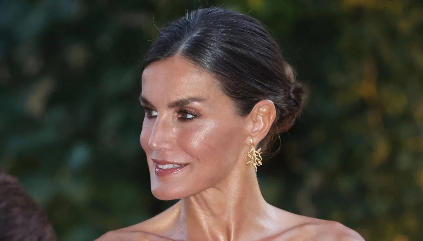 La rutina de la reina: cómo Letizia logra labios suaves con esta exfoliación natural