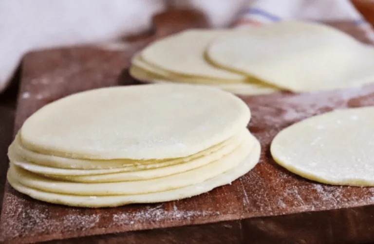 Agnolottis en 5 minutos con tapas de empanada y estofado de pollo 1 Moncloa Agnolottis: una pasta casera en minutos