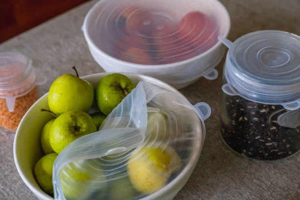 Lidl lanza un set de tapas de silicona por 4 euros perfecto para conservar alimentos