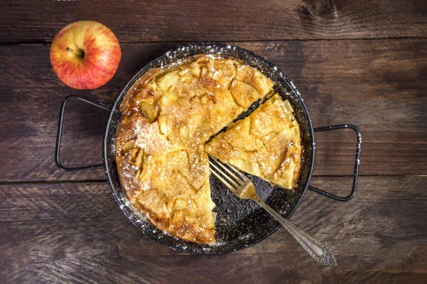 Tarta de manzana sin harina, sin azúcar y sin horno: la receta esponjosa que necesitas