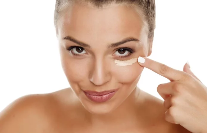 La técnica de las influencers para deshacerse de las ojeras que se ha hecho viral ¡Porque funciona!