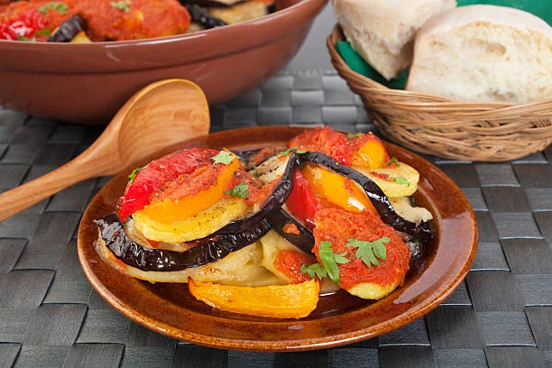 Cómo preparar el tumbet mallorquín, el plato vegetariano veraniego que está haciendo furor