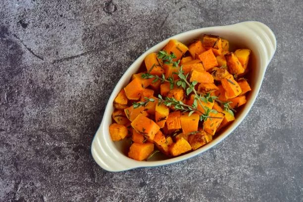 Receta de ensalada de garbanzos otoñal: rápida, deliciosa y perfecta para cualquier ocasión 1 Moncloa Ingredientes de temporada para una ensalada de garbanzos