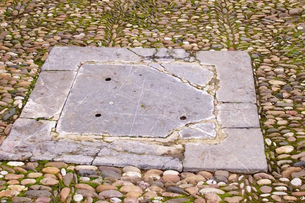 El monumento europeo más buscado por los turistas se halla en España 4 Moncloa El secreto mejor escondido de la Mezquita: un monumento al agua bajo tierra