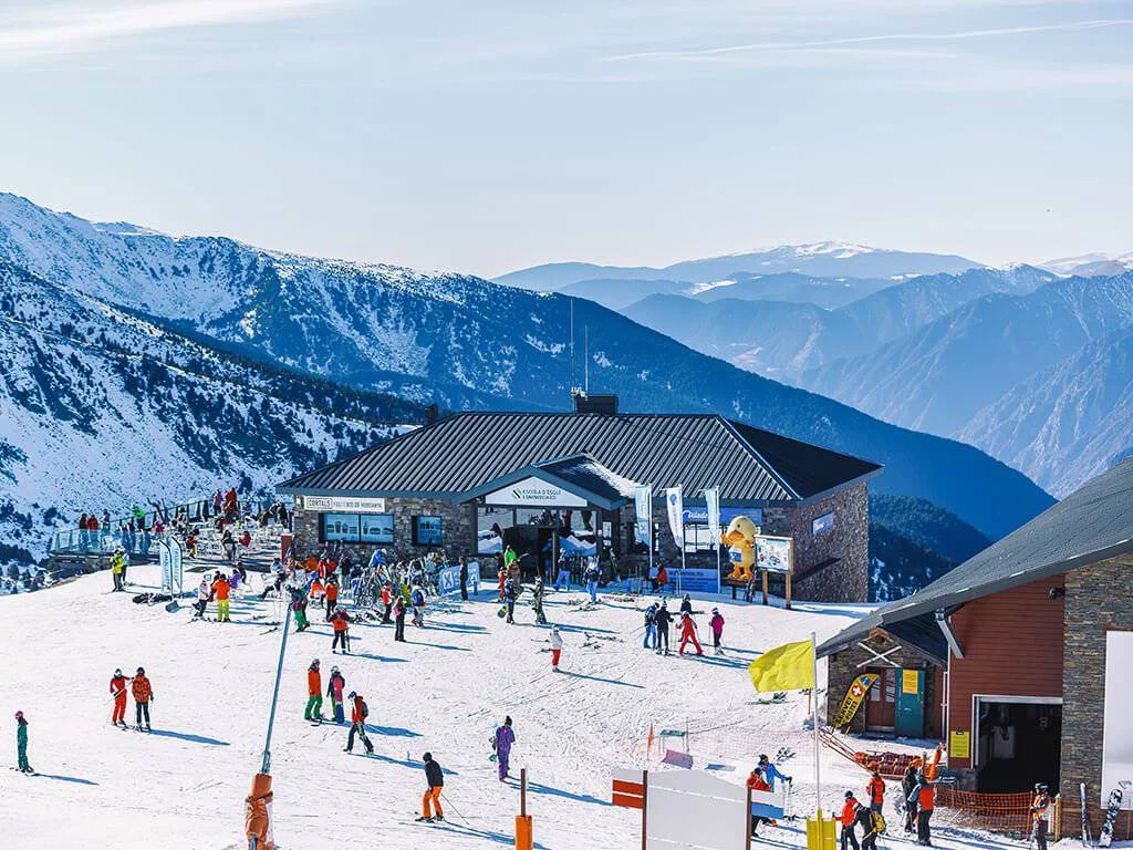 Esta es la tasa que Andorra cobrará a los coches extranjeros que usen sus vías 2 Moncloa Andorra y la medida que puede afectar a turistas de todo el mundo