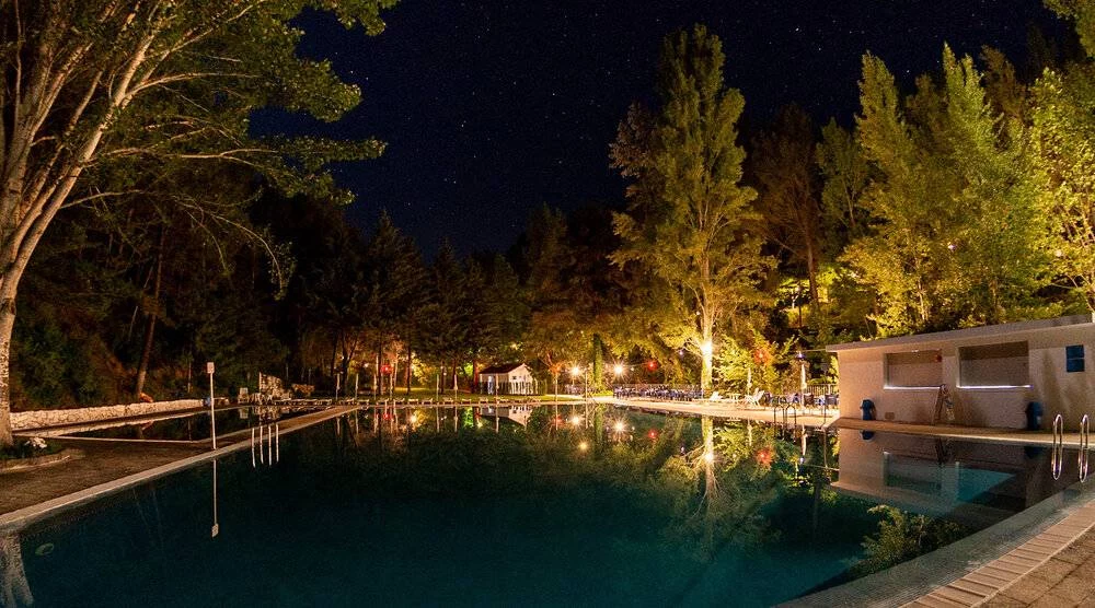 El destino ideal para este otoño: un pueblo en España con cuatro ríos y un balneario romano 2 Moncloa El balneario romano, el destino perfecto para despedir el verano
