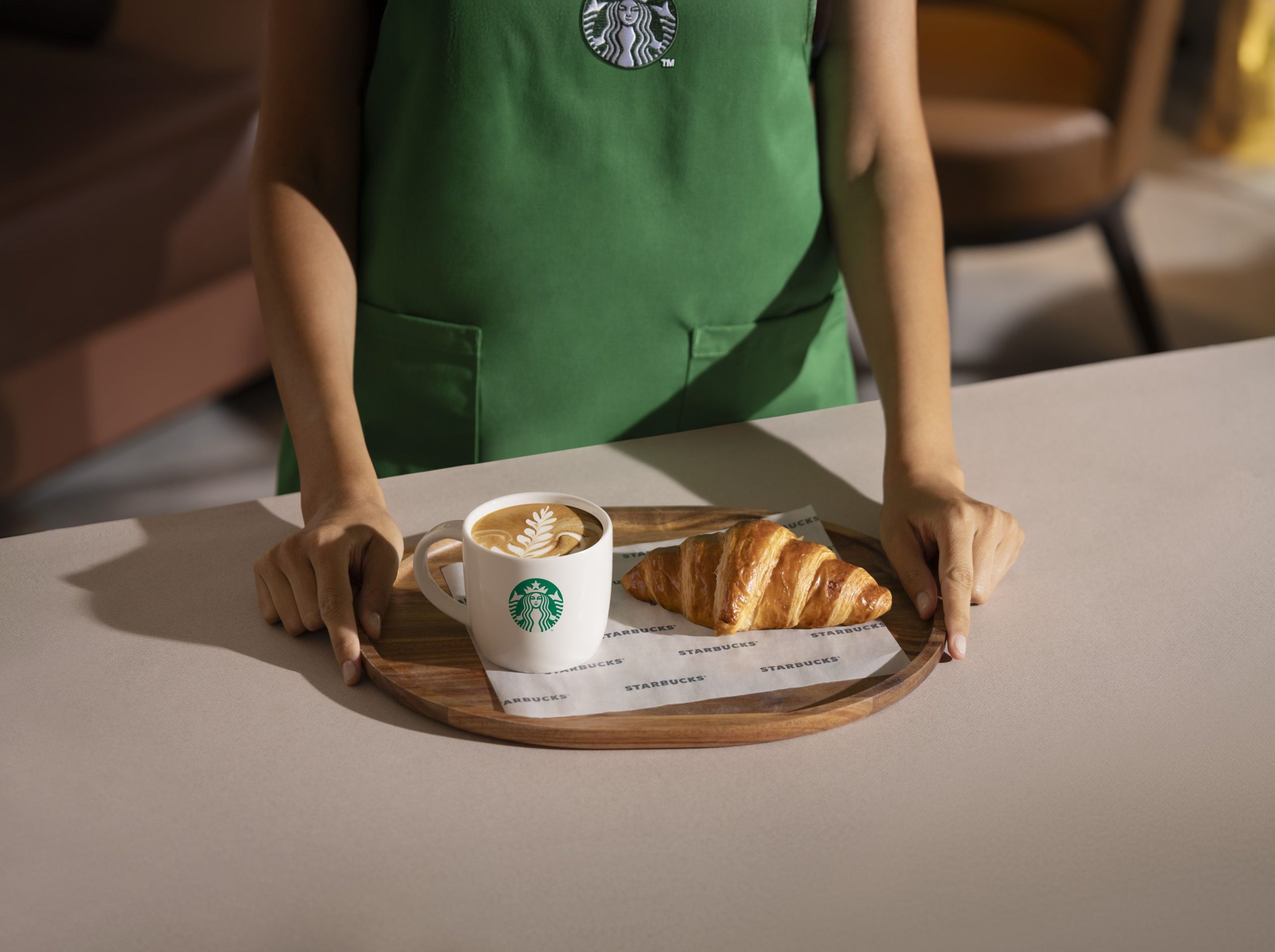 8 de cada 10 trabajadores españoles consideran que el desayuno es esencial en su jornada laboral 1 Moncloa Starbucks desayunos scaled Moncloa