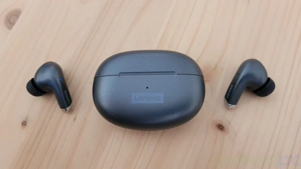 Los auriculares que sustituyen a los AirPods: 20 horas de batería y una cancelación de ruido insuperable 1 Moncloa Una conexión rápida con gran calidad de sonido en estos auriculares