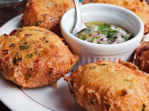 La receta de buñuelos de bacalao caseros que te hará recordar a tu abuela
