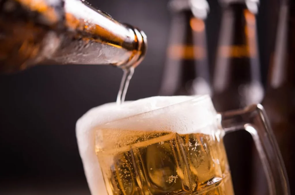 El lado menos conocido de las cervezas sin alcohol, 0% y Light que te sorprenderá 2 Moncloa ¿Cuáles son los beneficios de las cervezas son alcohol?