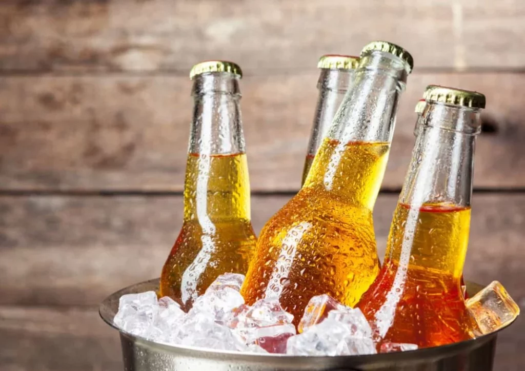 El lado menos conocido de las cervezas sin alcohol, 0% y Light que te sorprenderá 1 Moncloa ¿Por qué estas cervezas son tan populares?