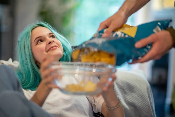 La OCU alerta: esto es lo que nos espera con las patatas fritas sabor jamón 2 Moncloa Un futuro sin aromas de humo: ¿qué hacer ahora?