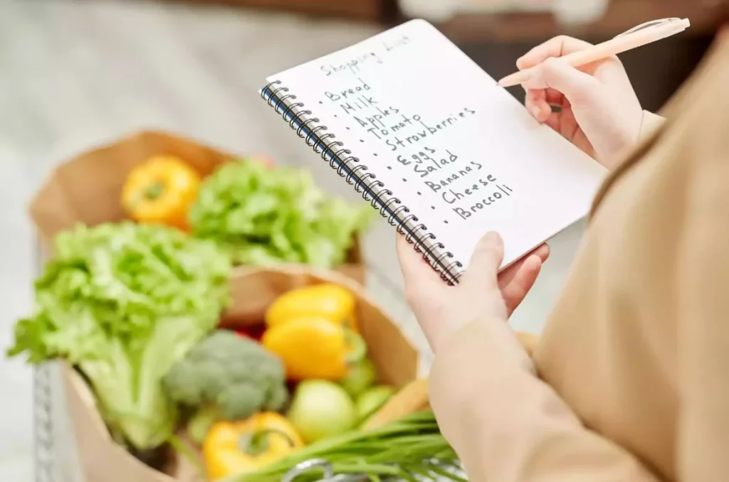 La estrategia de compra saludable que se volvió viral 2 Moncloa ¿Por qué está estrategia es ideal para llevar una alimentación saludable?