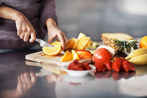 Amazon tiene la herramienta para cortar frutas de manera fácil y por un precio de chollo
