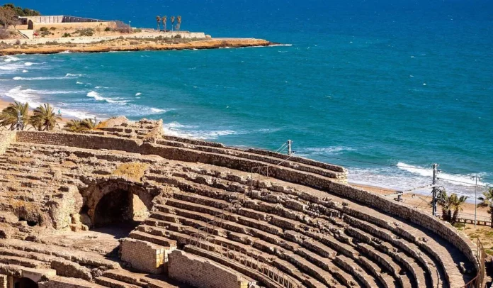 A sólo media hora de Tarragona, este pueblo esconde 30 playas y calas inolvidables