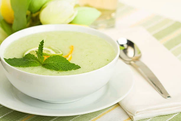 Crema de aguacate y coco en Thermomix: 10 minutos para un postre nutritivo y delicioso 2 Moncloa Paso a paso para una crema de aguacate y coco perfecta