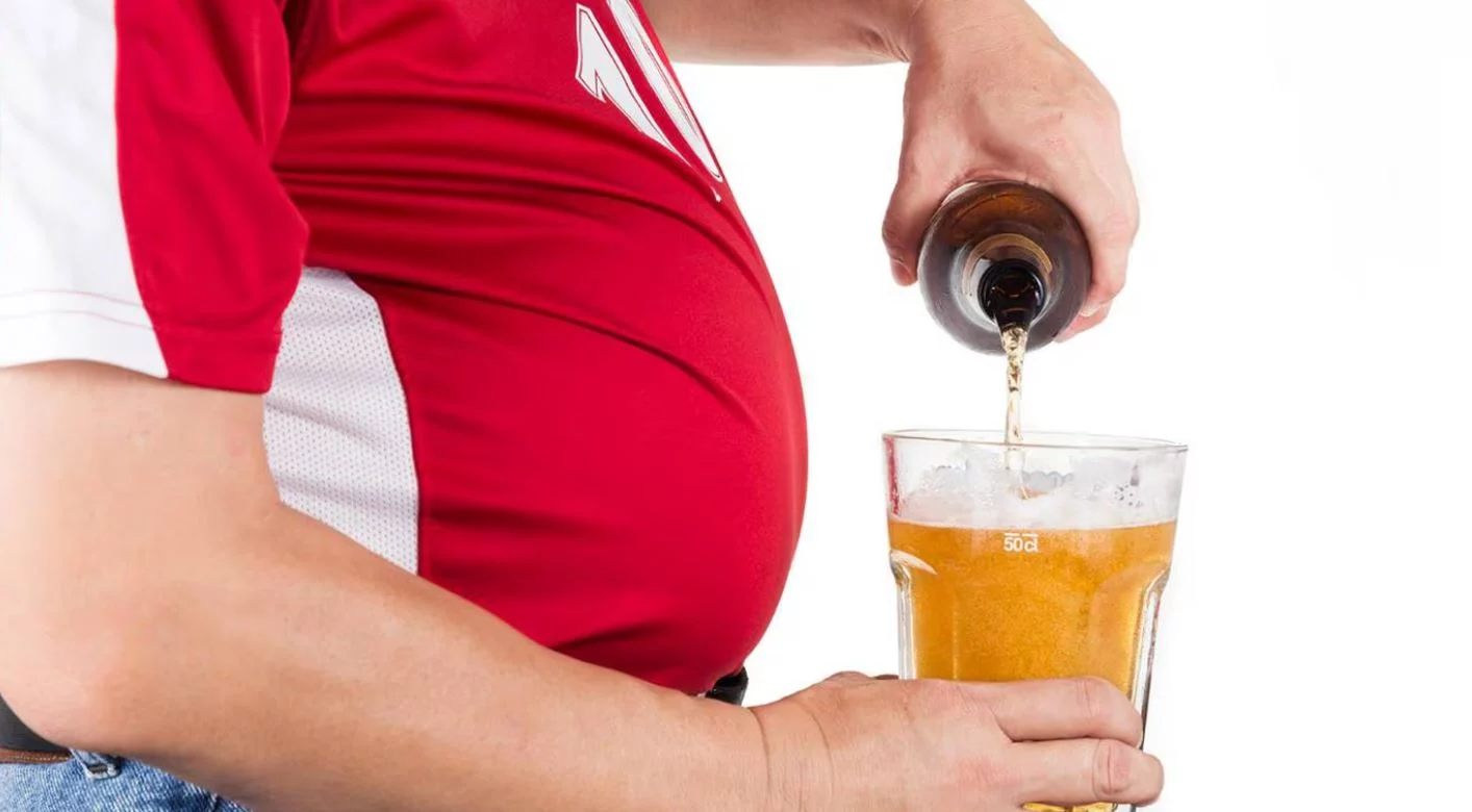 Elimina la 'barriga cervecera' del verano con esta infusión económica y efectiva