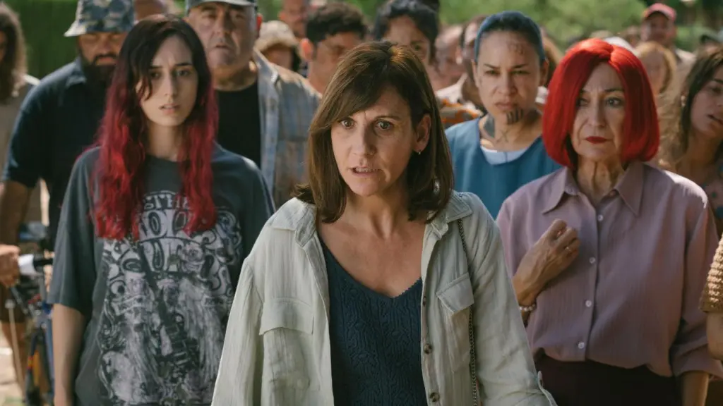 La serie española de 6 episodios que arrasa en Prime Video en 2024 2 Moncloa Una serie nacional cargada de humor y reflexiones