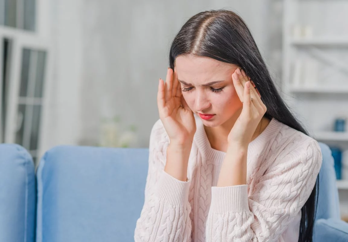 El gorro de hielo viral en Amazon que alivia la migraña en un minuto