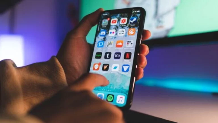 El truco de iPhone para grabar vídeos mientras escuchas audios de otras aplicaciones 2 Moncloa Cómo actualizar mi iPhone a iOS 18
