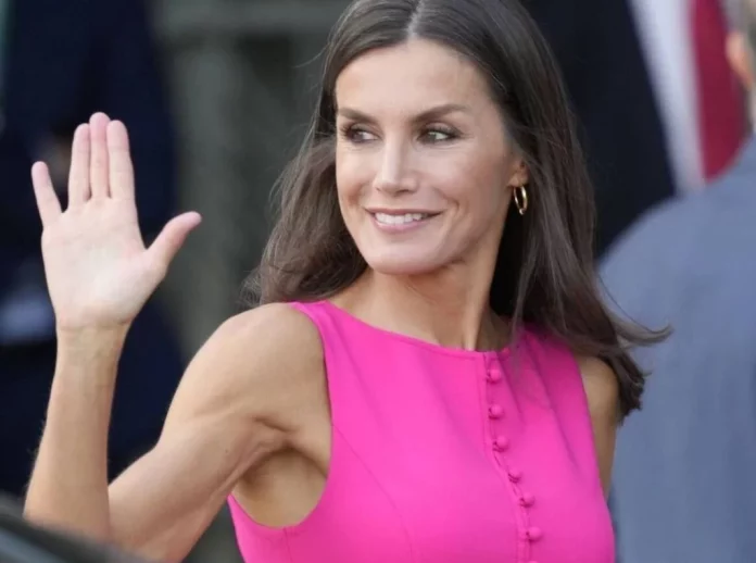 Luce unos hombros iguales a los de la reina Letizia con estos 5 ejercicios