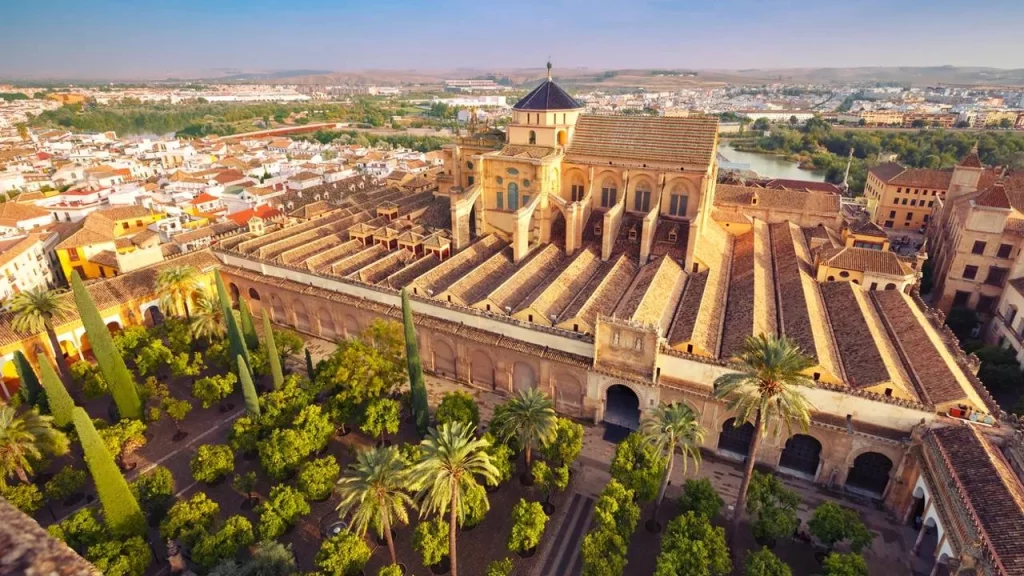 El monumento europeo más buscado por los turistas se halla en España 5 Moncloa La Mezquita en números: por qué es el monumento más visitado de la ciudad