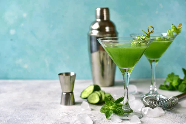 En solo 10 minutos con Thermomix: mocktail refrescante de aguacate y tomillo 2 Moncloa Un toque especial para cualquier ocasión