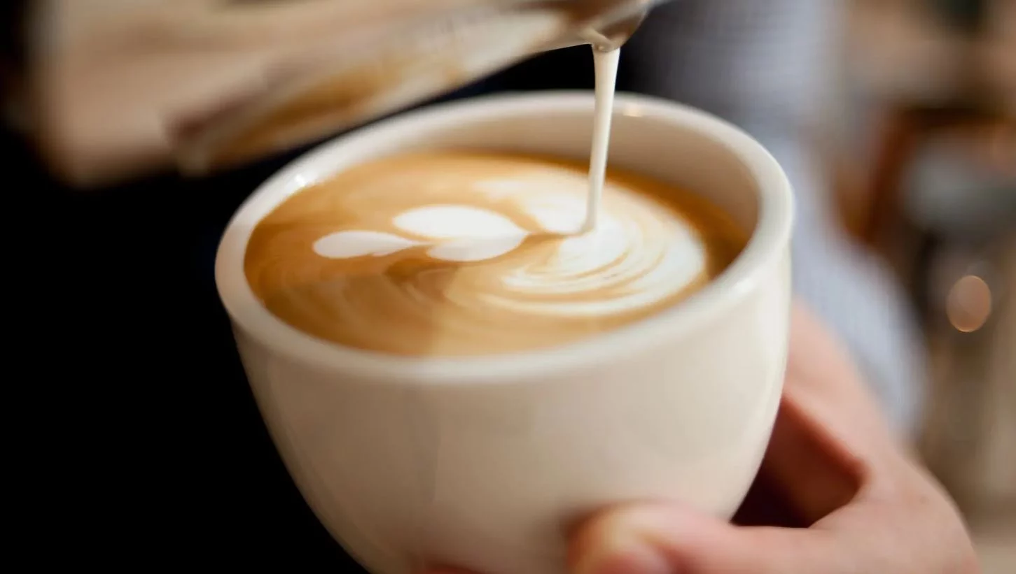 Olvídate del cortado: este es el café que prefieren los españoles y media Europa